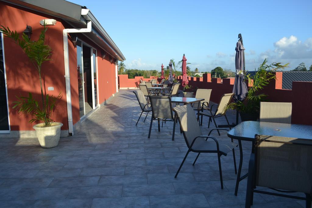 Montecristo Inn Piarco Екстериор снимка