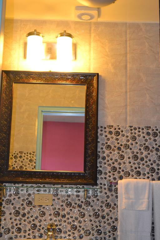 Montecristo Inn Piarco Екстериор снимка