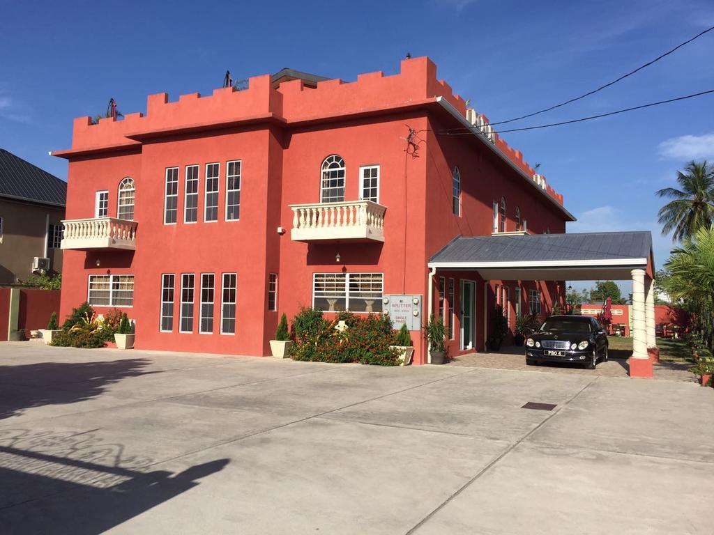 Montecristo Inn Piarco Екстериор снимка