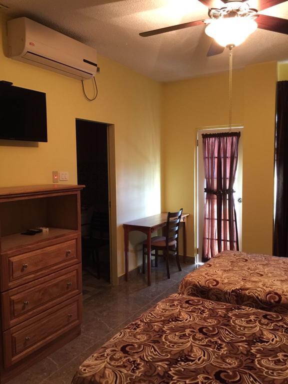 Montecristo Inn Piarco Екстериор снимка