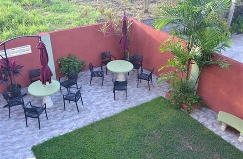 Montecristo Inn Piarco Екстериор снимка